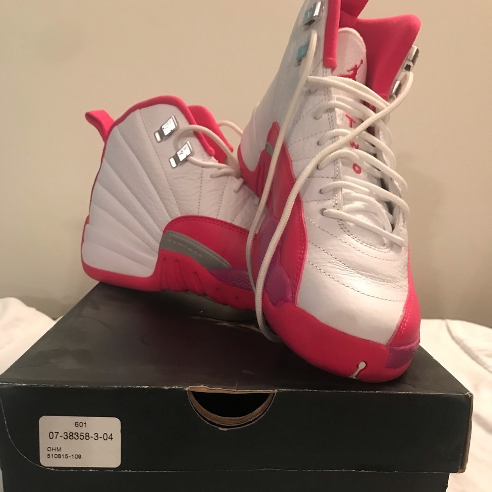 Air Jordan 12 Retro GG Vivid Pink. Size 7y